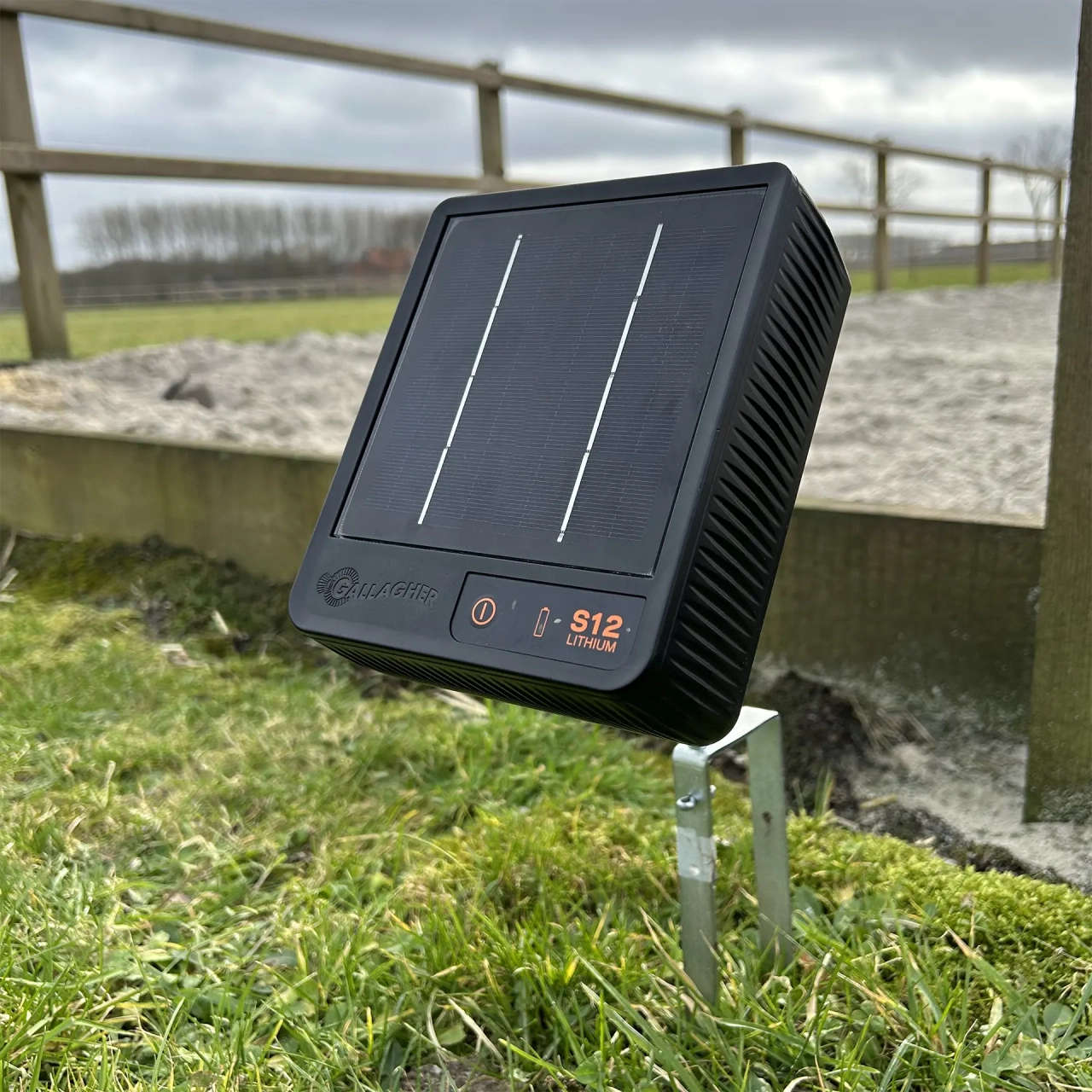 Gallagher S12 Solar Fence Energiser 3.2V 6Ah