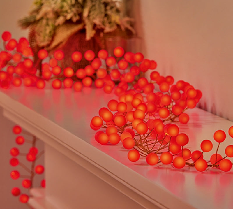 Premier Red Berry Pin Wire Garland with Warm White 280L
