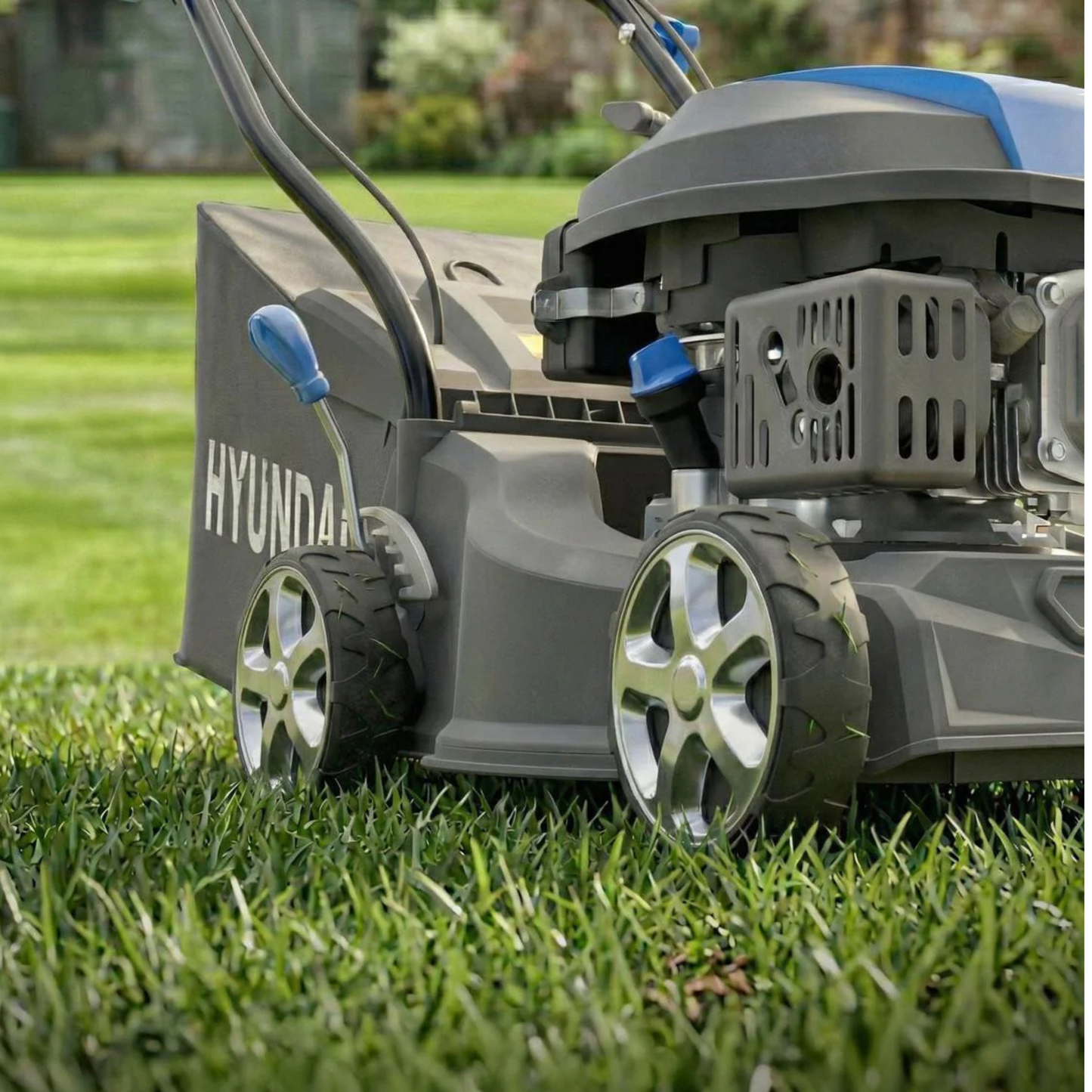 Hyundai HYM16130PX Hand Push Petrol Lawnmower 40cm