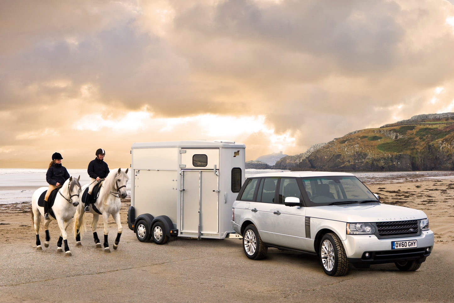Ifor Williams HB506 Silver Horse Box and Right Front Ramp