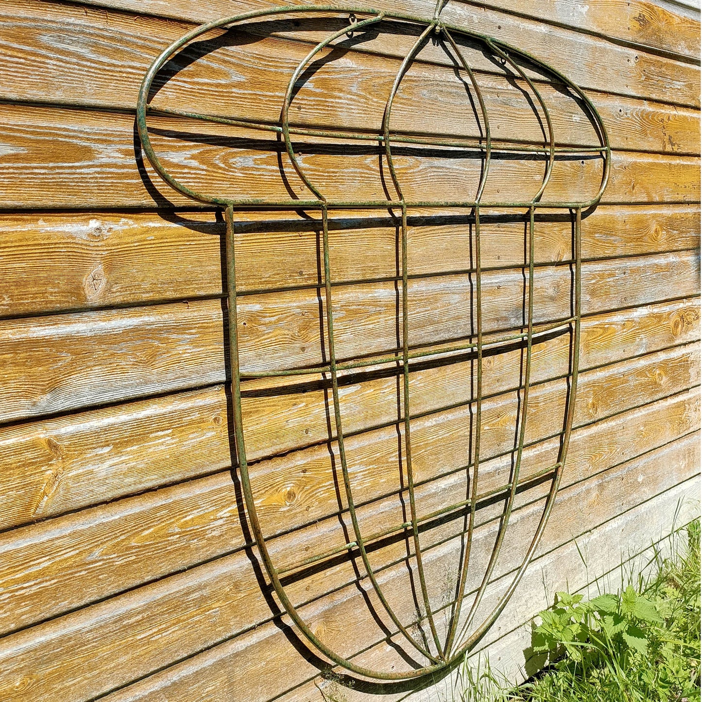 The Good Life Apple Acorn Trellis