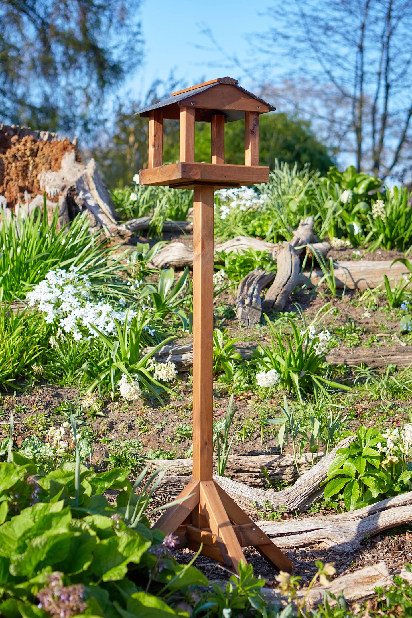 Tom Chambers Oakdale Bird Table