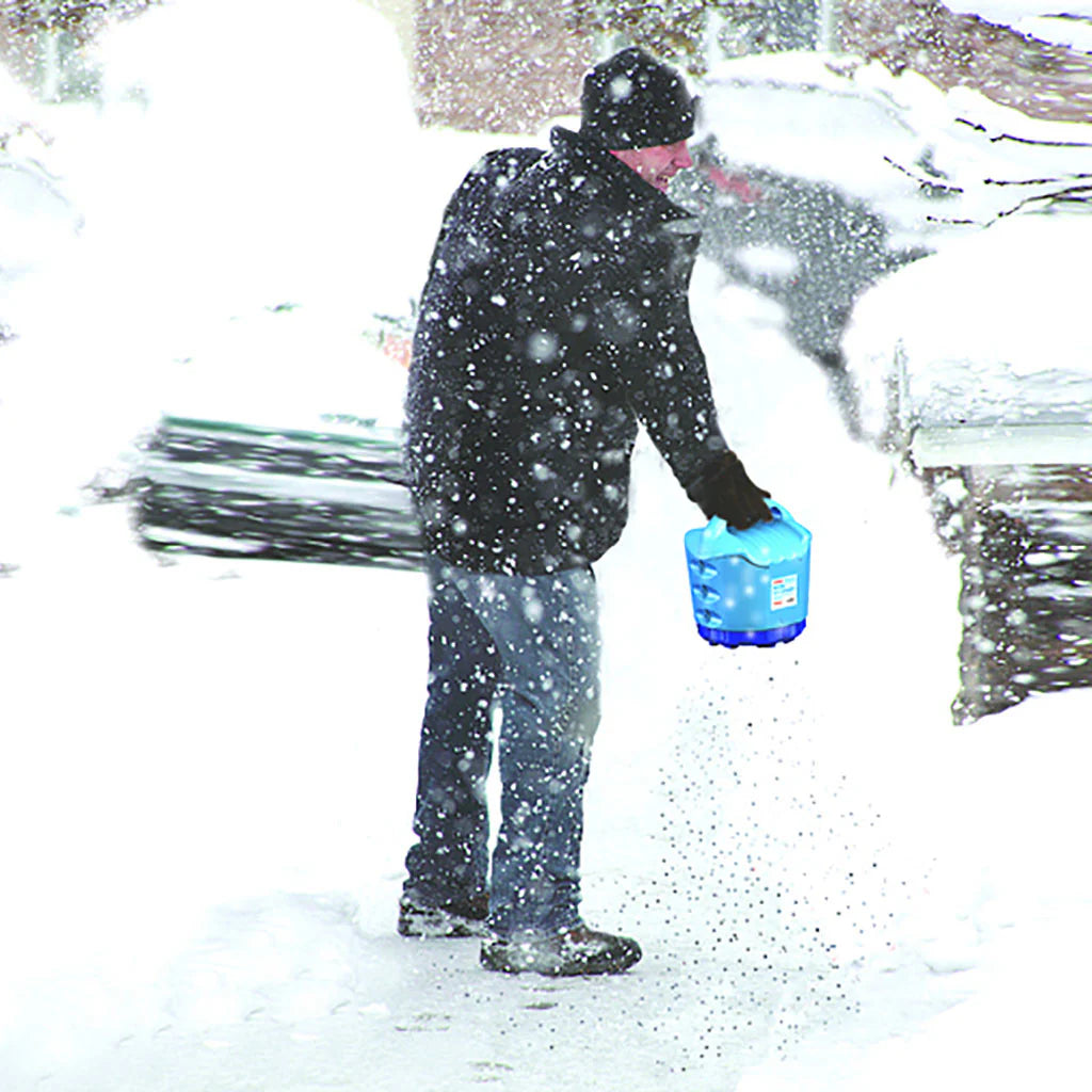 Bosmere Salt Spreader Blue 5kg Capacity