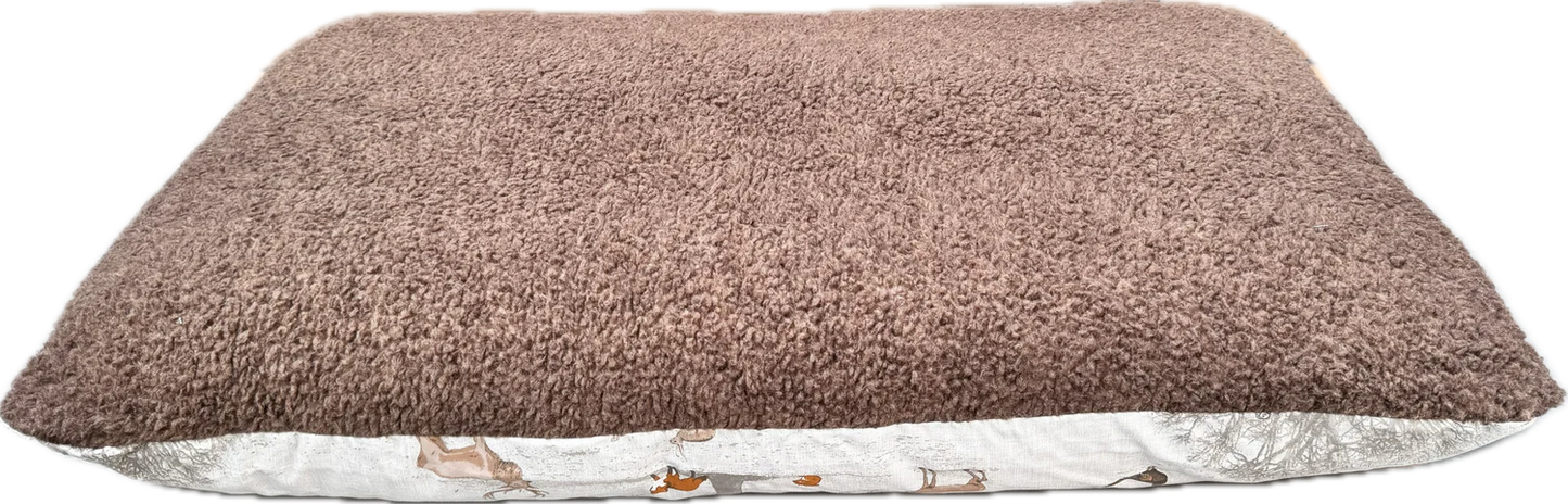 Snug & Cosy Woodland Dog Lounger