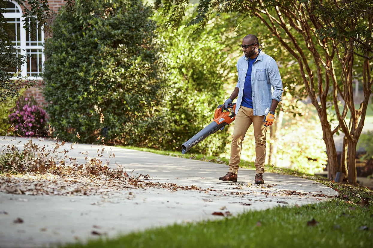 Husqvarna 230iB Cordless Leaf Blower