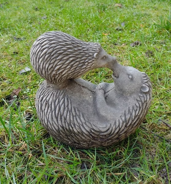 Hellostone Playing Hedgehog Garden Ornament