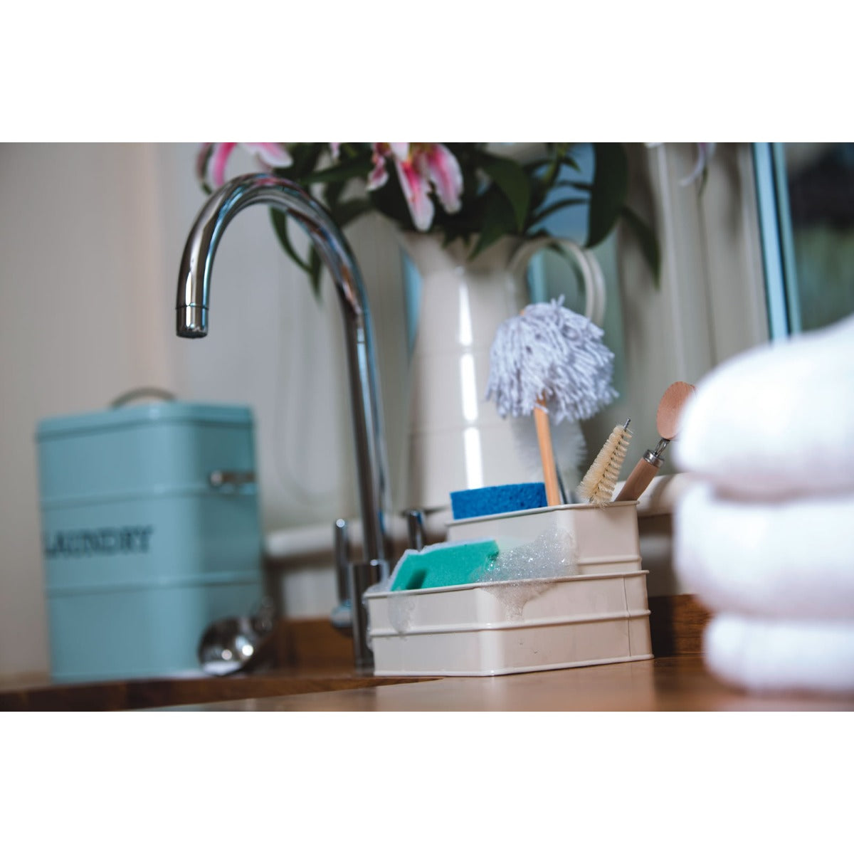 Living Nostalgia by KitchenCraft Antique Cream Sink Tidy