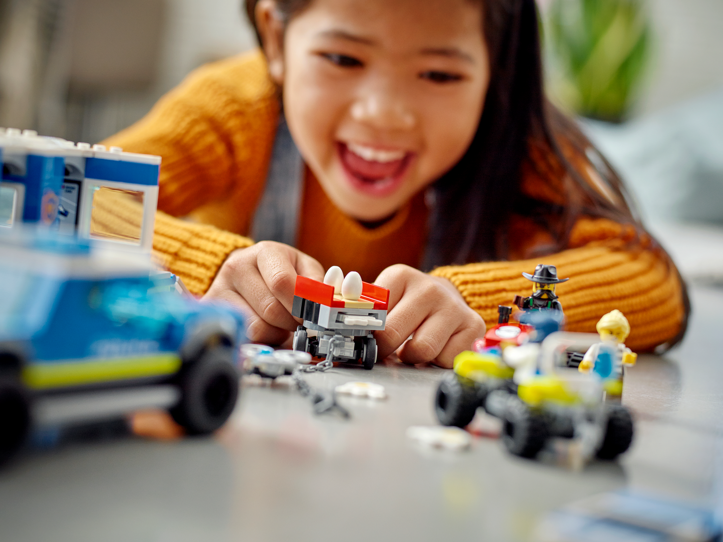 LEGO City Police Mobile Command Truck 60315