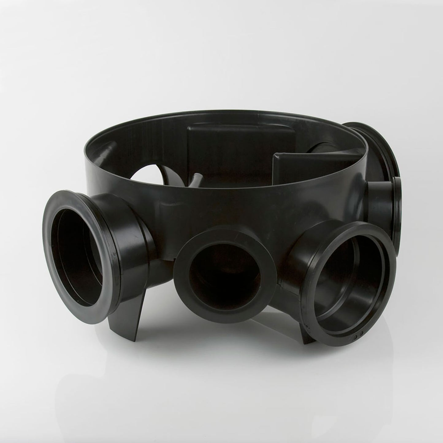 Brett Martin 450mm Dia. Chamber Base 255mm Invert & 3 Socket Plugs