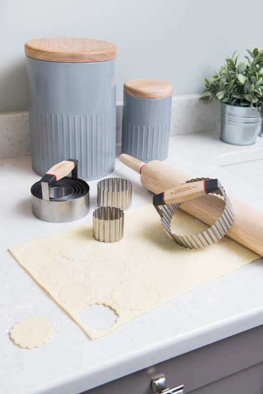 Bakehouse Crinkle Edge Cookie Cutter Set 7 Pce