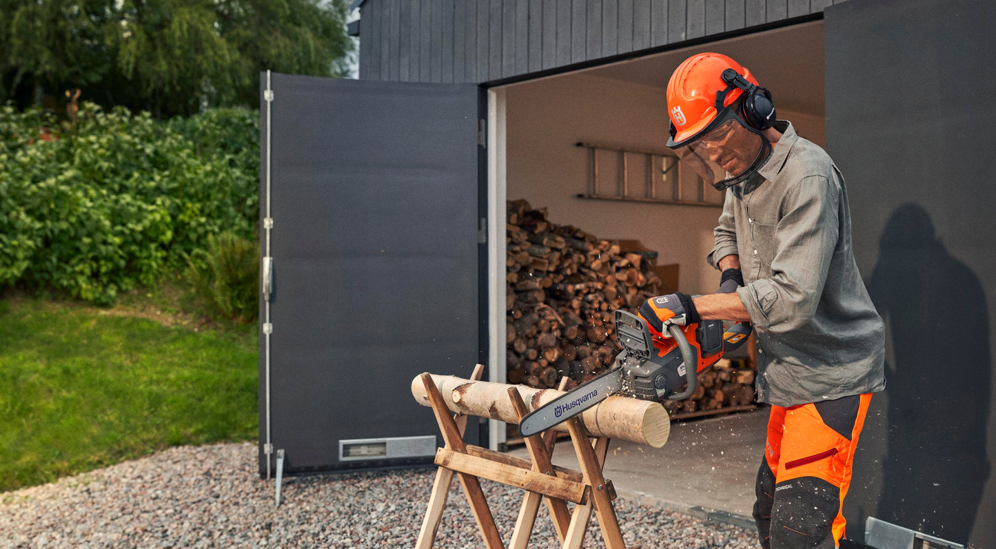 Husqvarna 225i Cordless Chainsaw