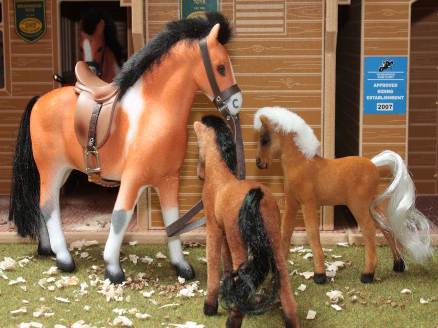 Brushwood Horse & Foal Set BT1060