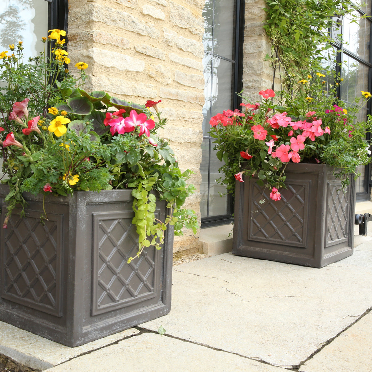 Woodlodge Windsor Planter Sam Turner & Sons