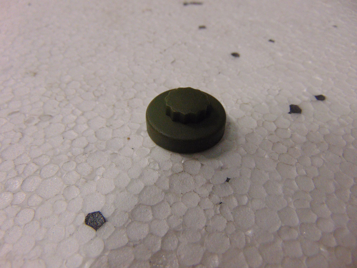 Screw Caps Juniper Green - Per 100