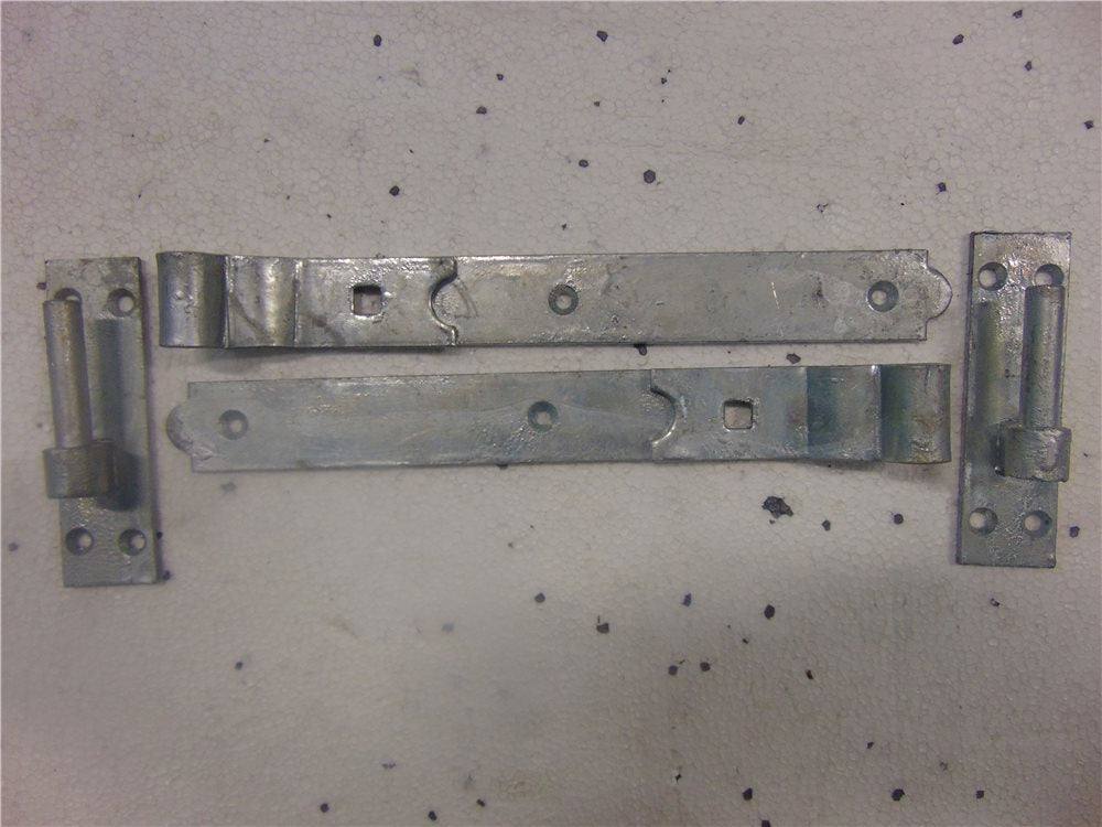 Eliza Tinsley Cranked Hooks & Bands on Plates 18" 2-Pack