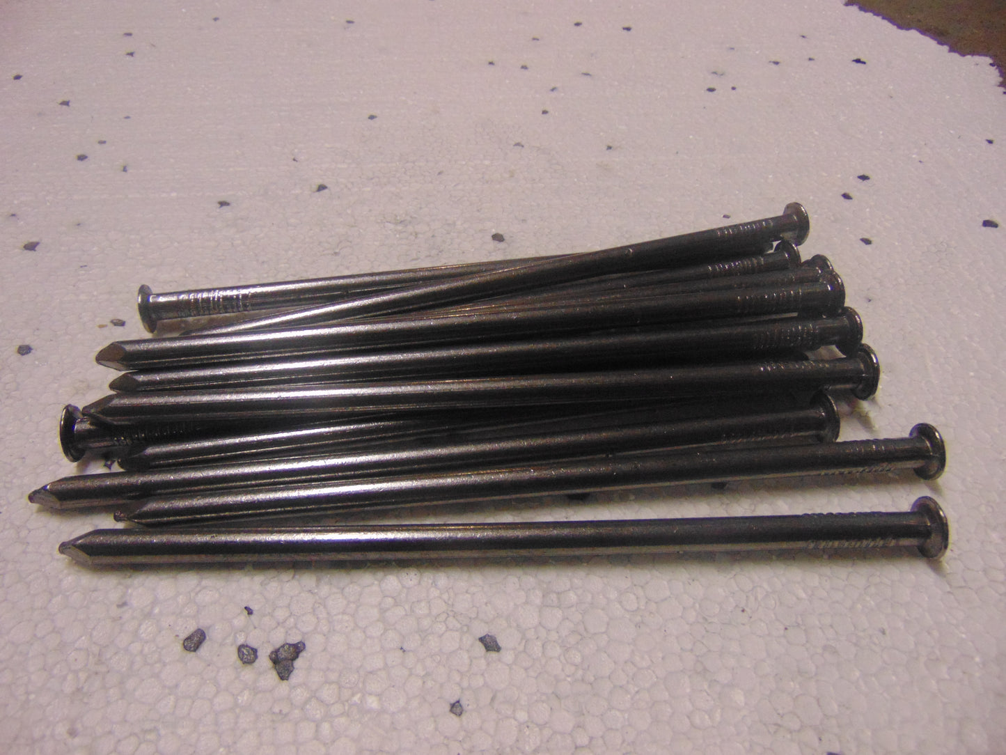 Round Wire Bright Nails 200X8MM 1kg