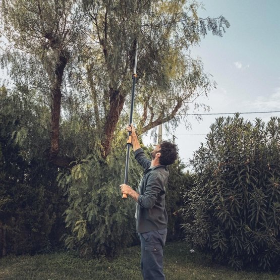 Fiskars PowerGear X Telescopic Tree Pruner UPX86