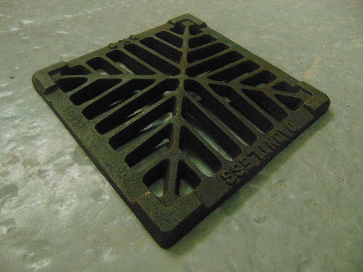 Cast Iron Gully Grate Square 8"