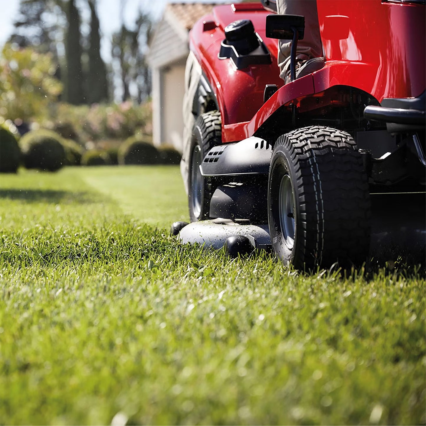 Honda HF 2625 HTE Premium Lawn Tractor with Mulching
