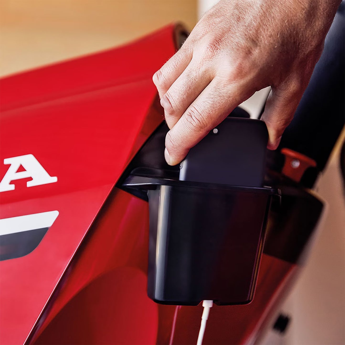 Honda HF 2625 HTE Premium Lawn Tractor with Mulching