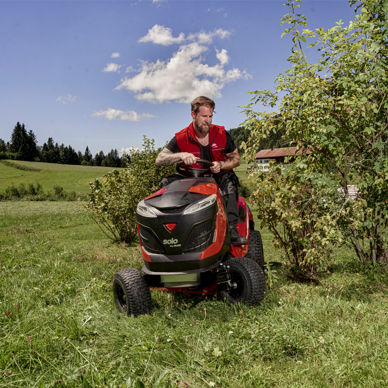 solo by AL-KO T15-93.3 HD-A Petrol Lawn Tractor