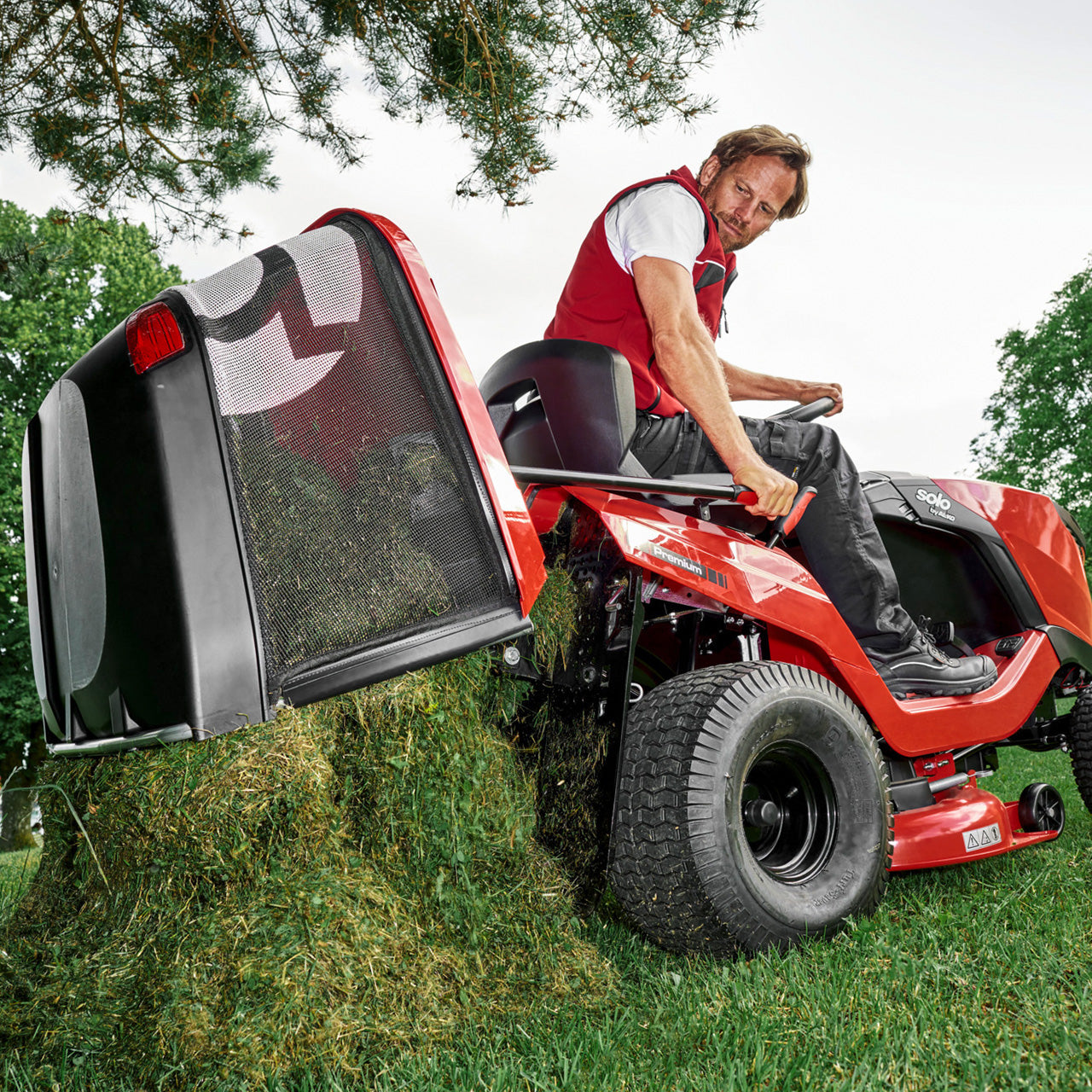 solo by AL-KO Premium T22-105.4 HD-A V2 Petrol Rear Collect Lawn Tractor