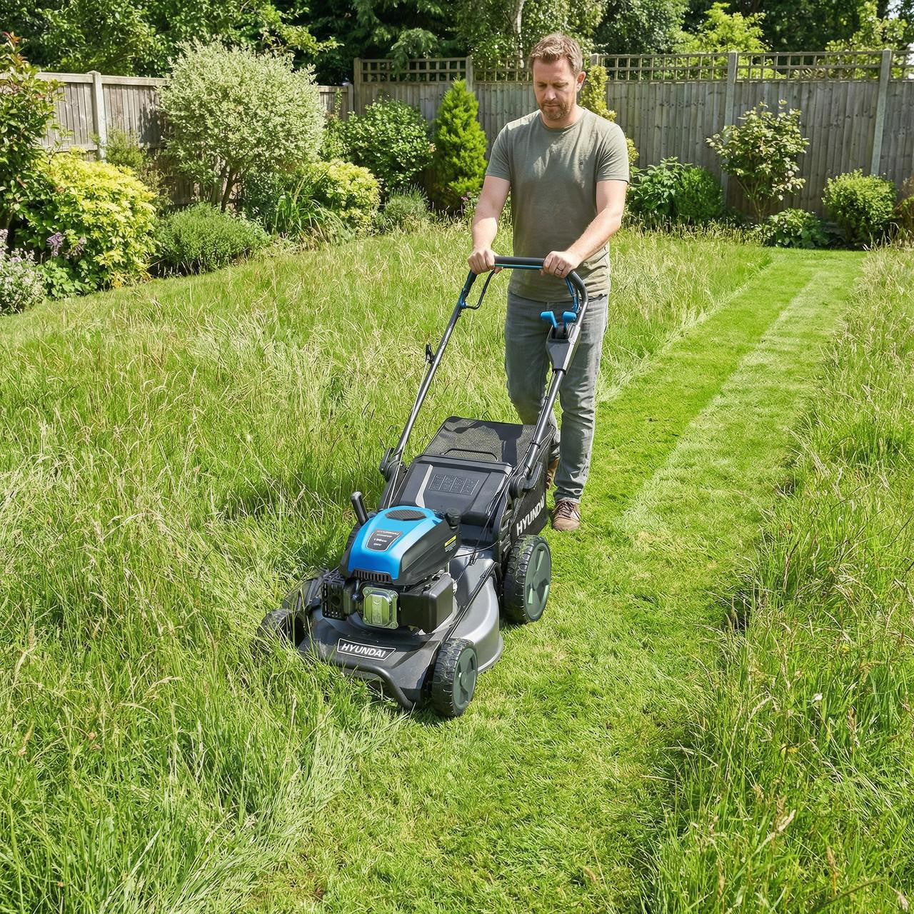 Hyundai HYM530SPPRO Self-Propelled PRO Petrol Lawnmower 21"/53cm