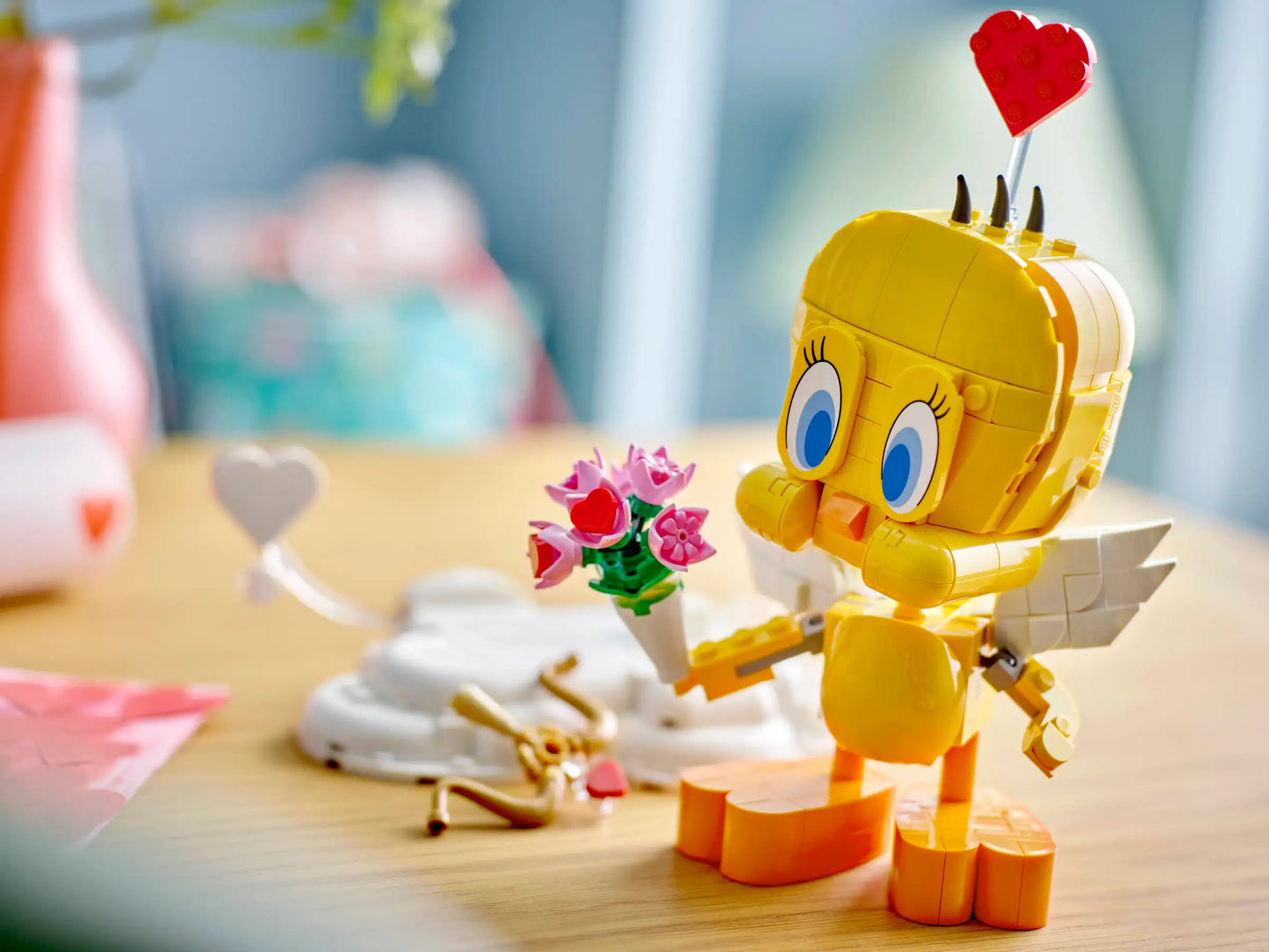 LEGO Looney Tunes Sweetheart Tweety Bird 40824