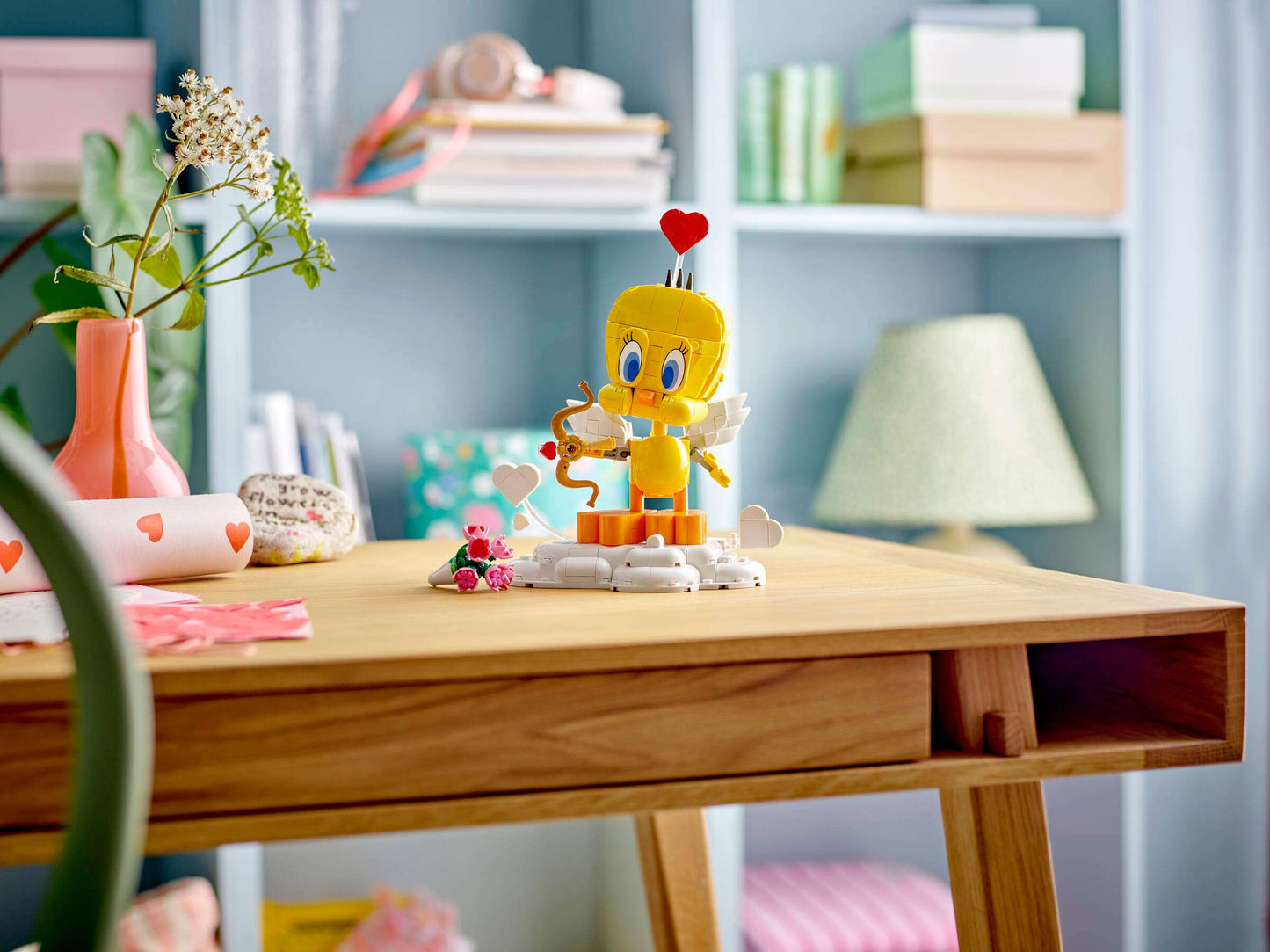 LEGO Looney Tunes Sweetheart Tweety Bird 40824