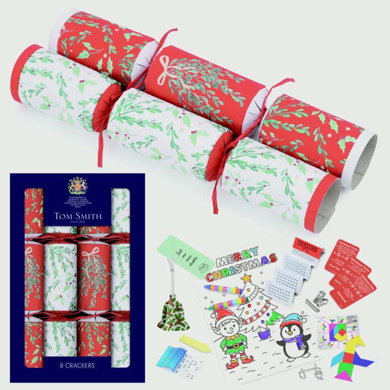 Tom Smith family pack of 8 red Christmas crackers with traditional festive decorations