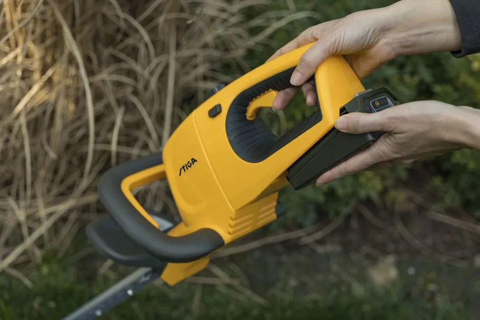 Stiga HT 100e Cordless Hedge Trimmer
