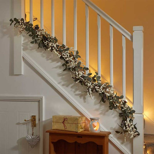Three Kings WinterBerry Garland - 180cm
