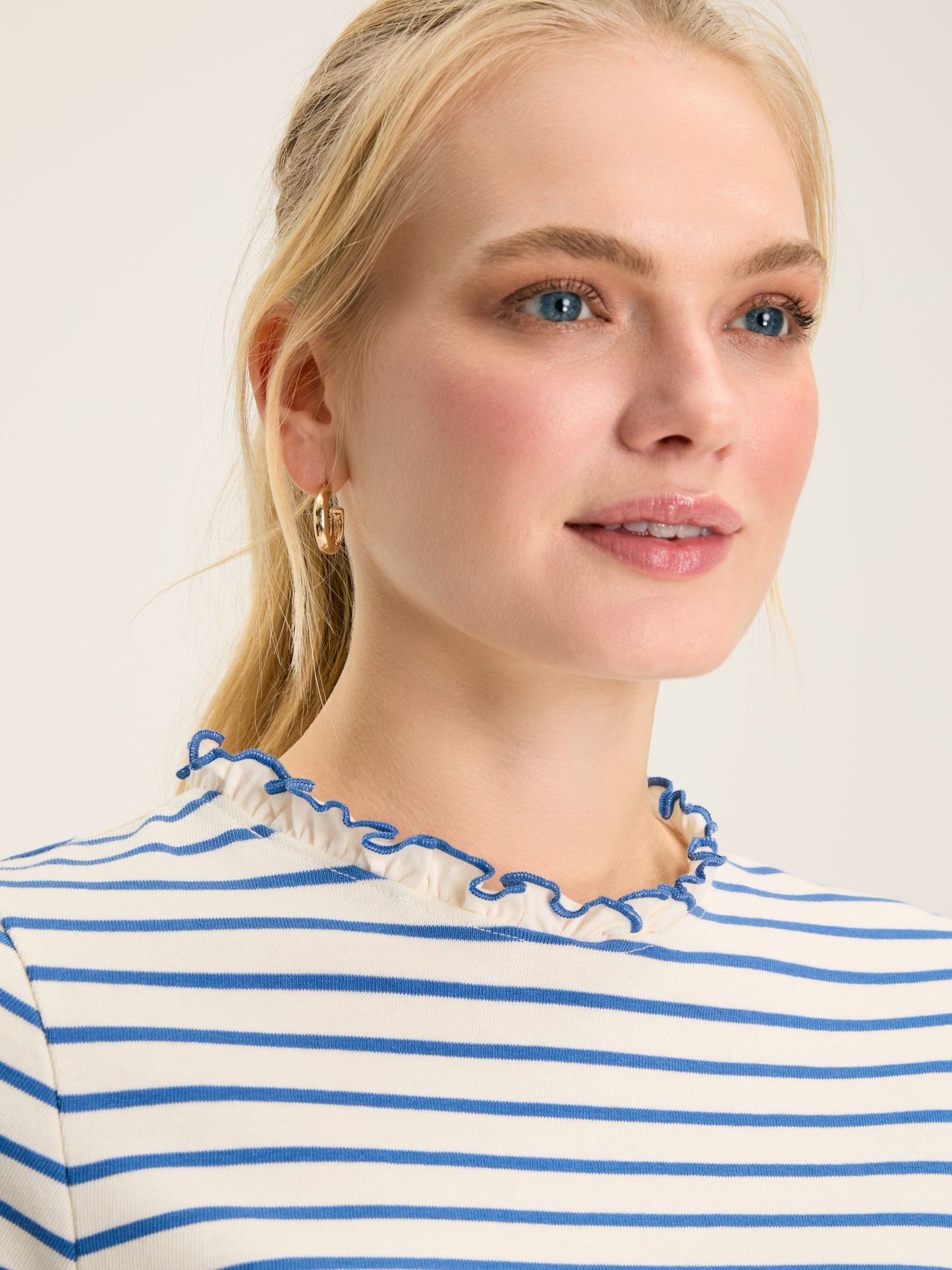 Joules Daisy Short Sleeve Frilled Neck Top