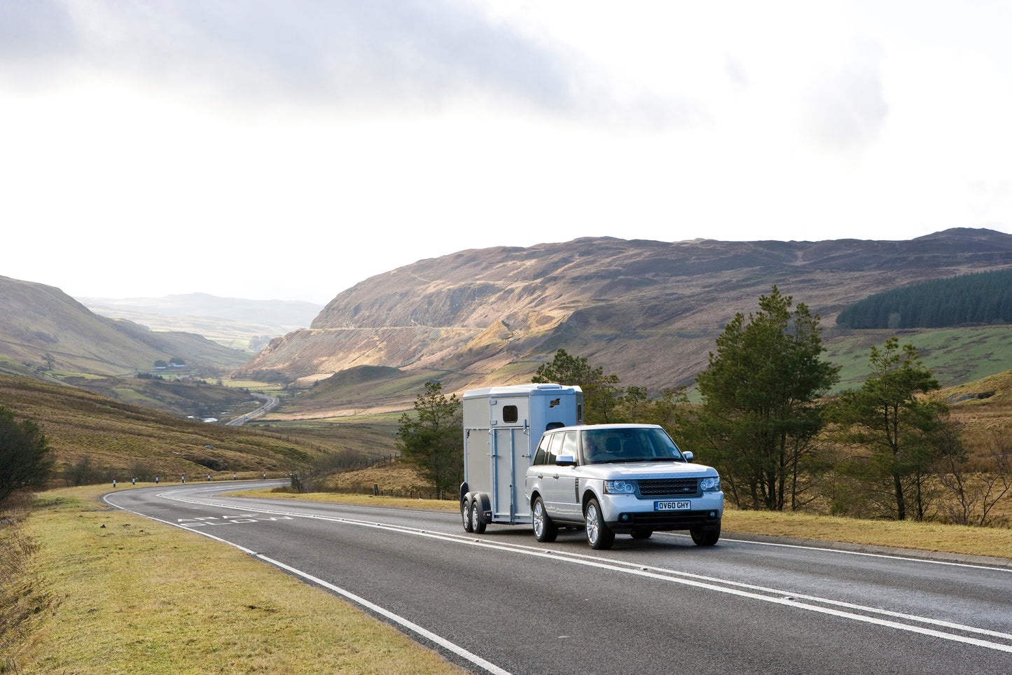 Ifor Williams HB506 Silver Horse Box and Right Front Ramp