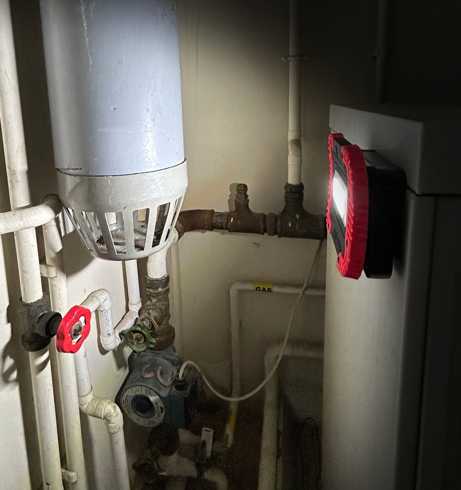 Hilka - 5W 400 Lumens COB Work Light - C/W Batteries - PROMO