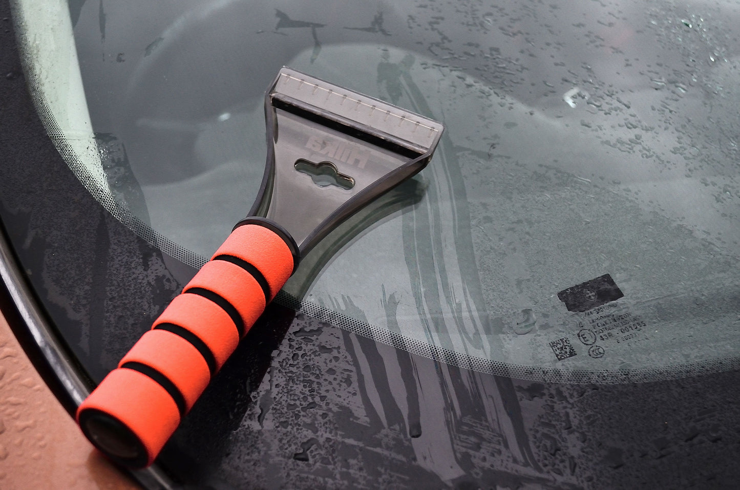 Hilka - Soft Grip Ice Scraper