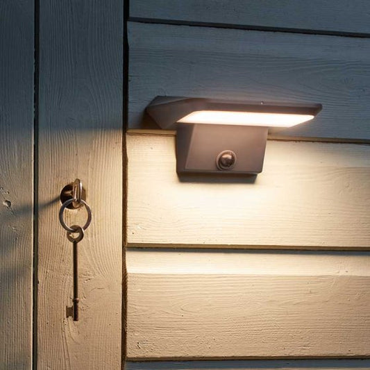 Smart Solar SuperBright PIR Sentry Light 800L