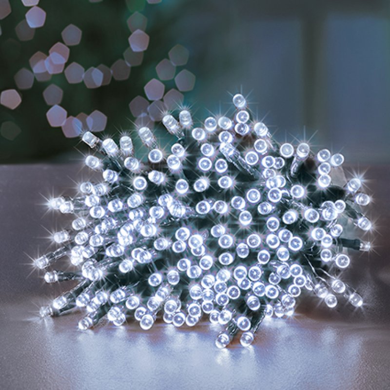 Premier 720 Multi Action White LED Supabrights with Timer illuminated on an outdoor Christmas tree