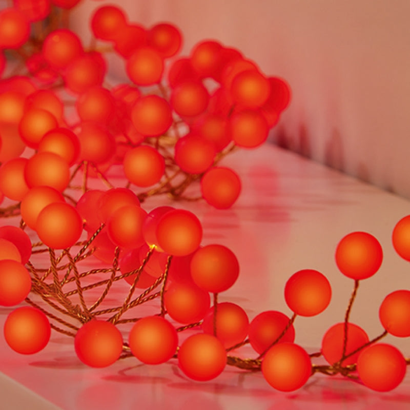 Premier Red Berry Pin Wire Garland with Warm White 280L