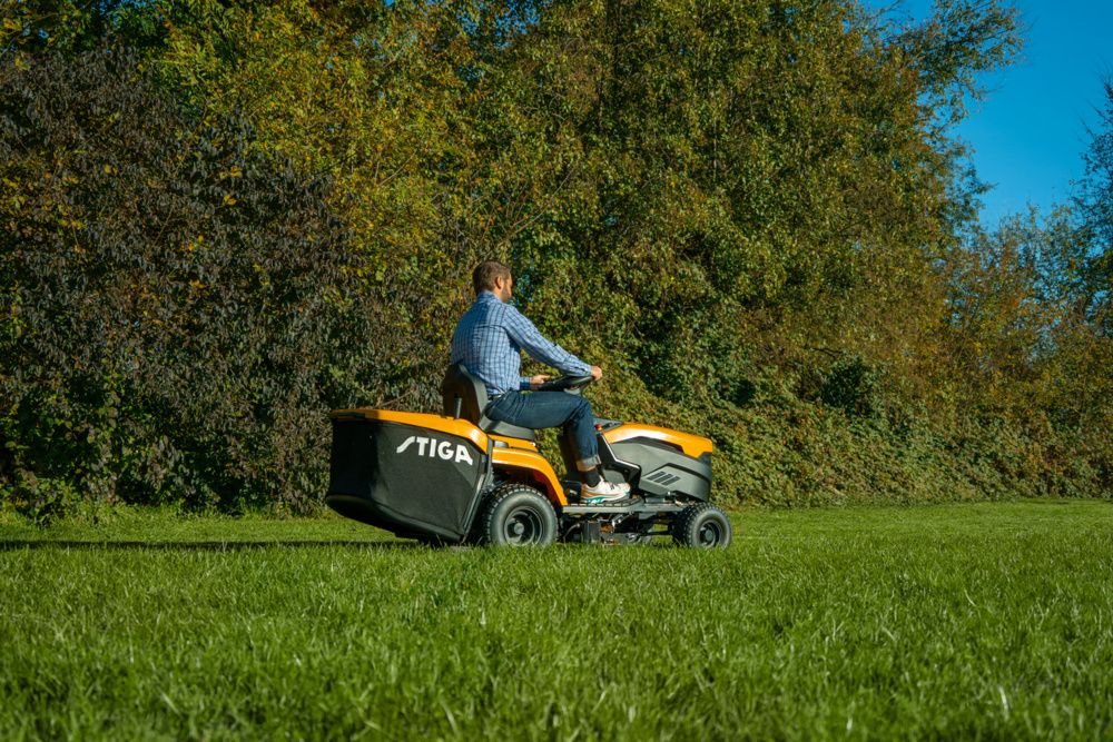 STIGA Estate 384e Battery Garden Tractor