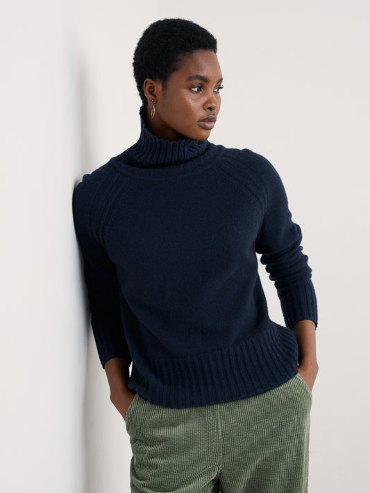 Seasalt Basset Cove Jumper in Navy