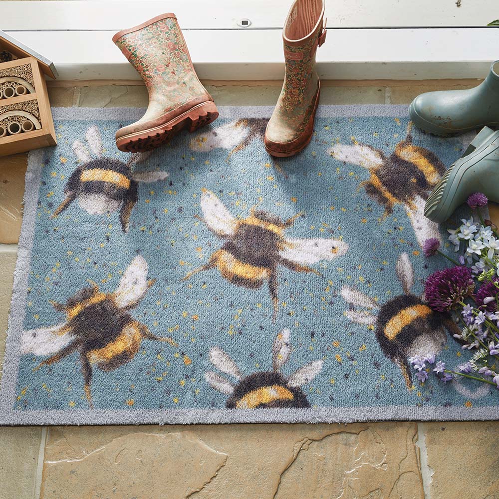 Hug Rug Bee Door Mat