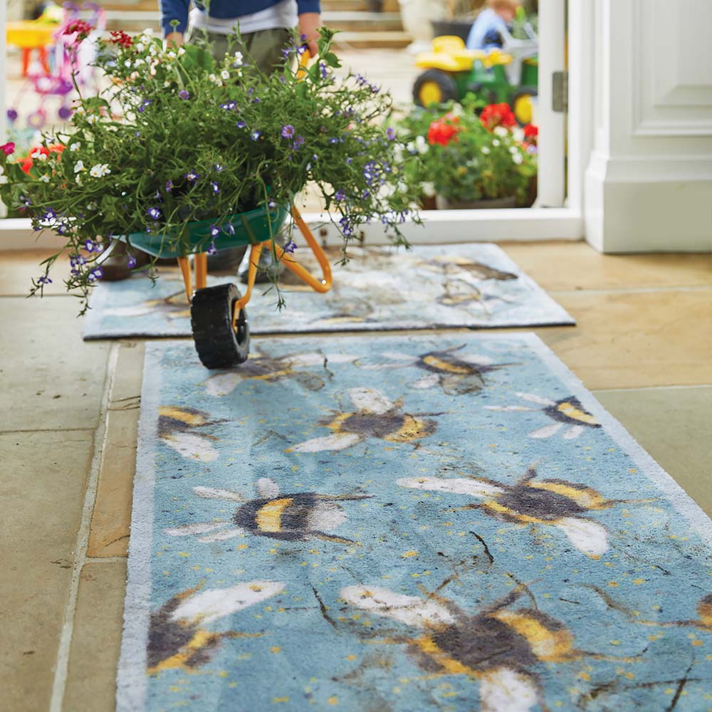 Hug Rug Bee Runner Mat