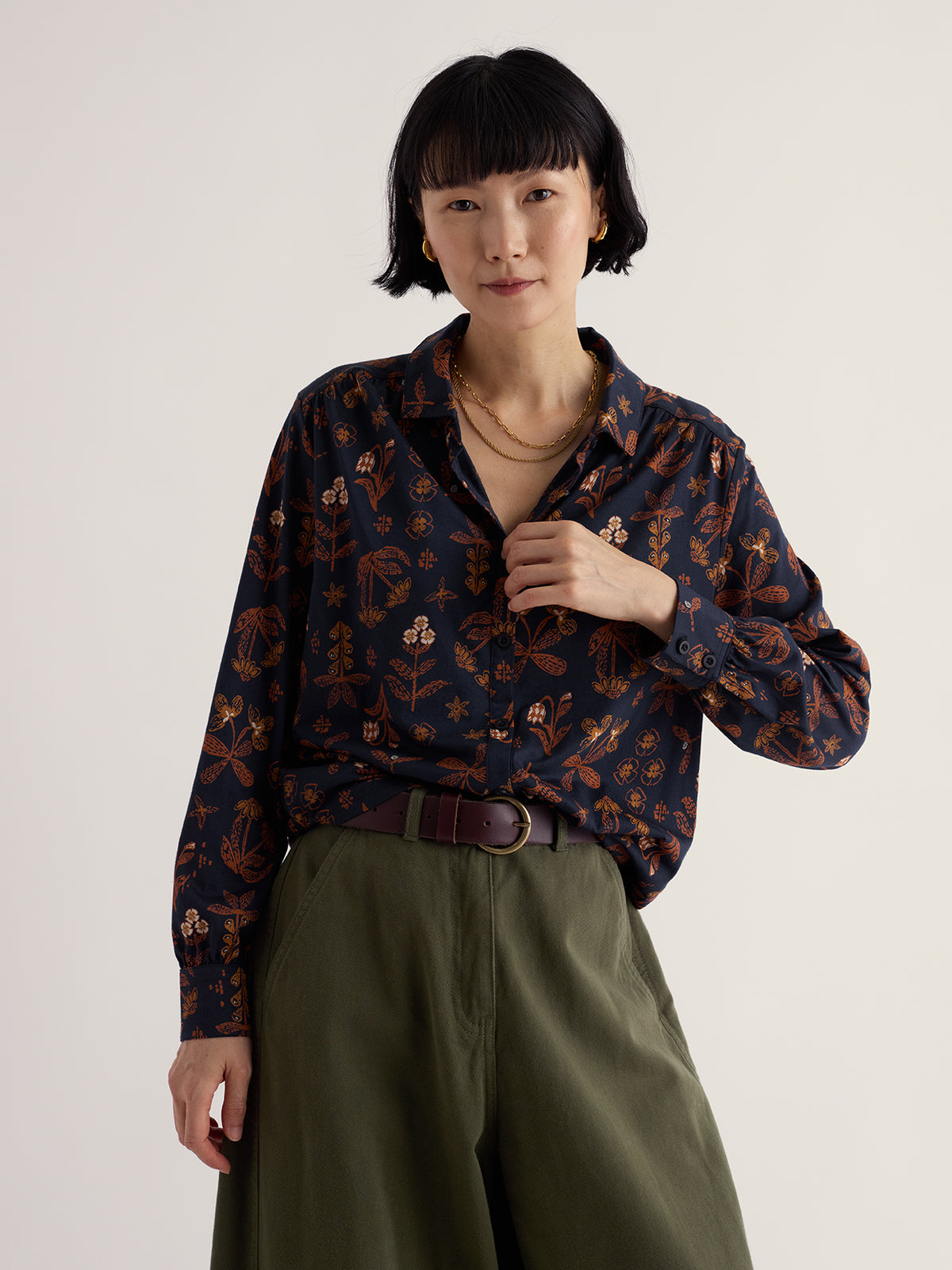 Seasalt Deer Path relaxed fit jersey shirt in organic cotton blend with classic collar and shoulder gathers