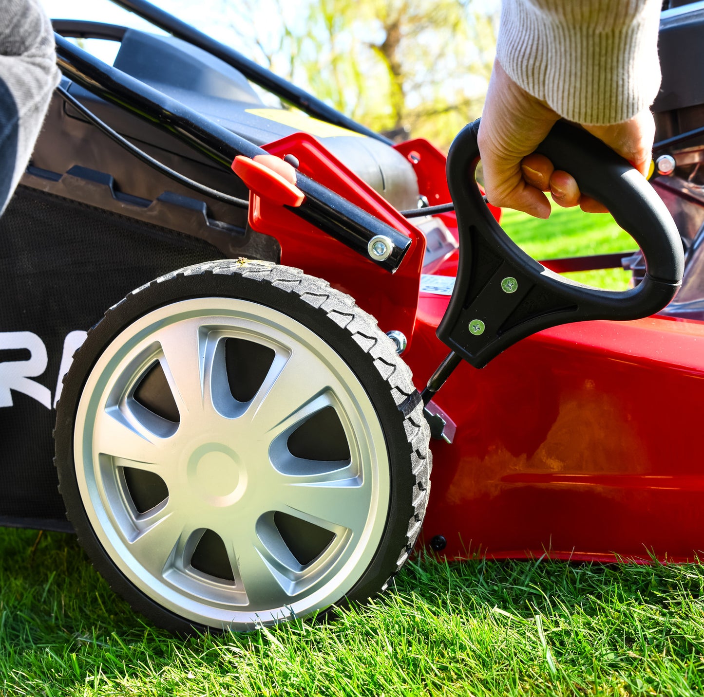 Cobra M46SPCVX Self Propelled Petrol Lawn Mower 18"