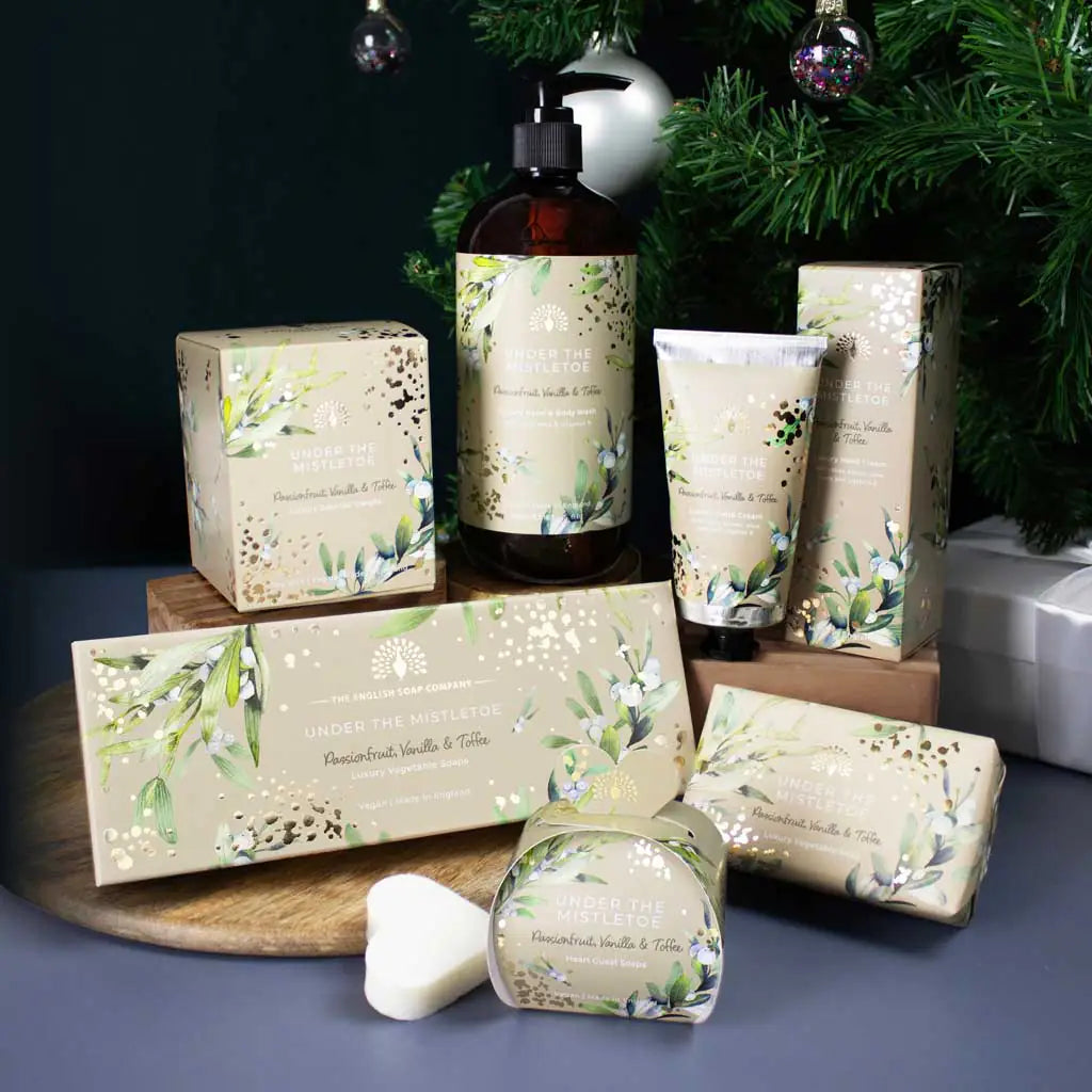 English Soap Company Soy Wax Candle Under the Mistletoe