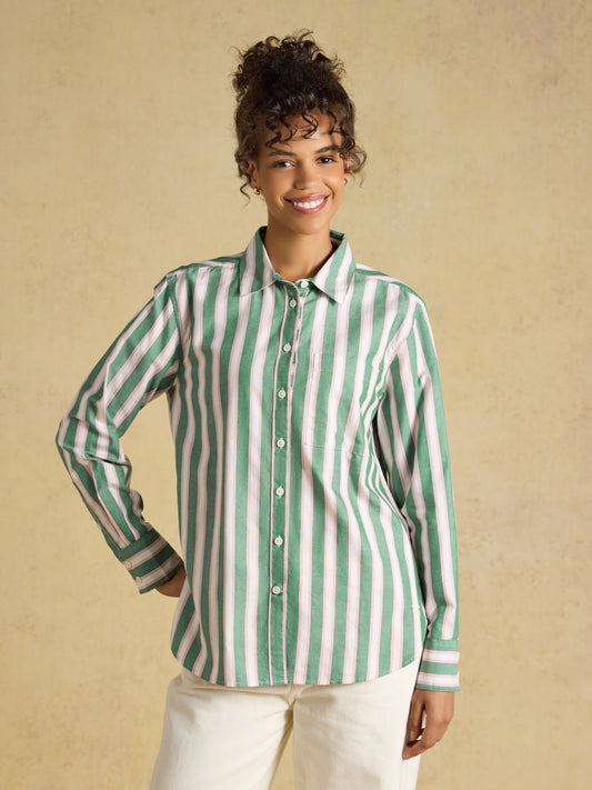 Joules boyfriend fit cotton Oxford shirt featuring long sleeves and chest logo embroidery.