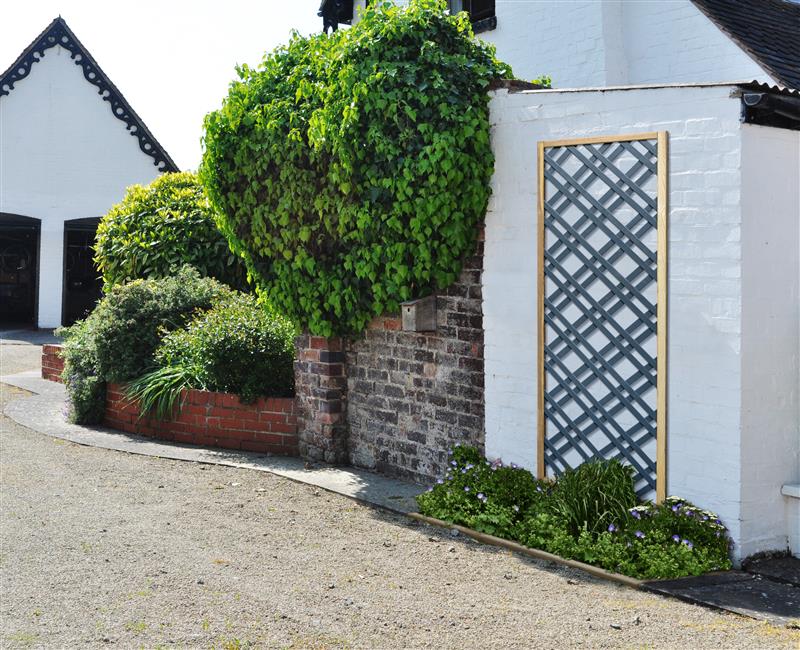 Forest Garden Grey Painted Lattice