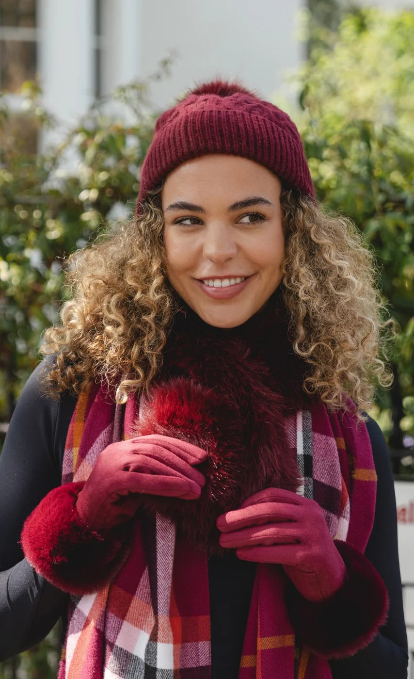 Park Lane Cable Knit Hat