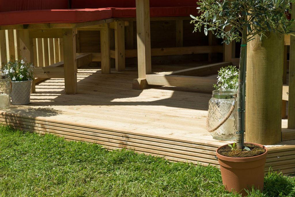 Forest Garden Hexagonal Wooden Garden Gazebo with Thatched Roof
